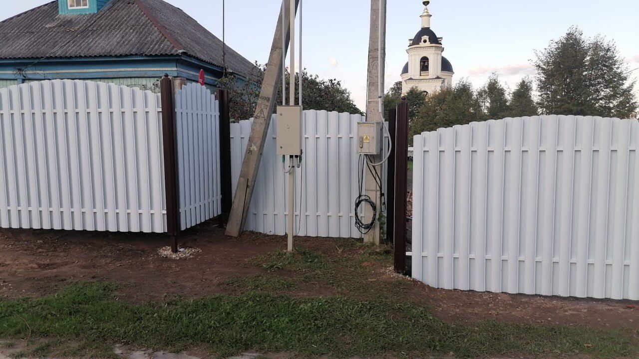 Забор из евроштакетника 24м RAL9003/9003 Белый двухсторонний фото 3 в Полевском