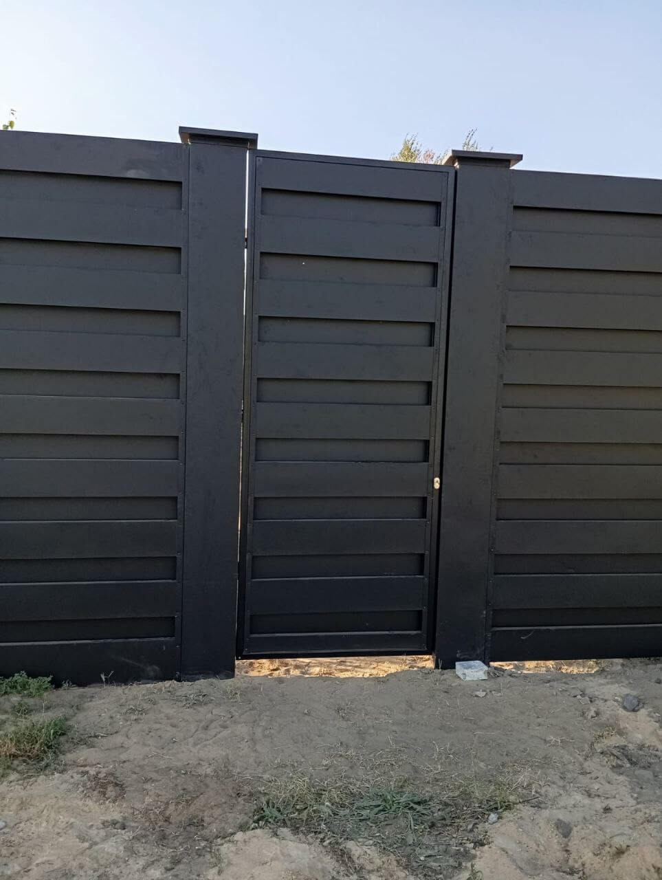 Забор-ранчо из металлопланкена 37м RAL9005 Черный МАТТЕ фото 3 в Полевском