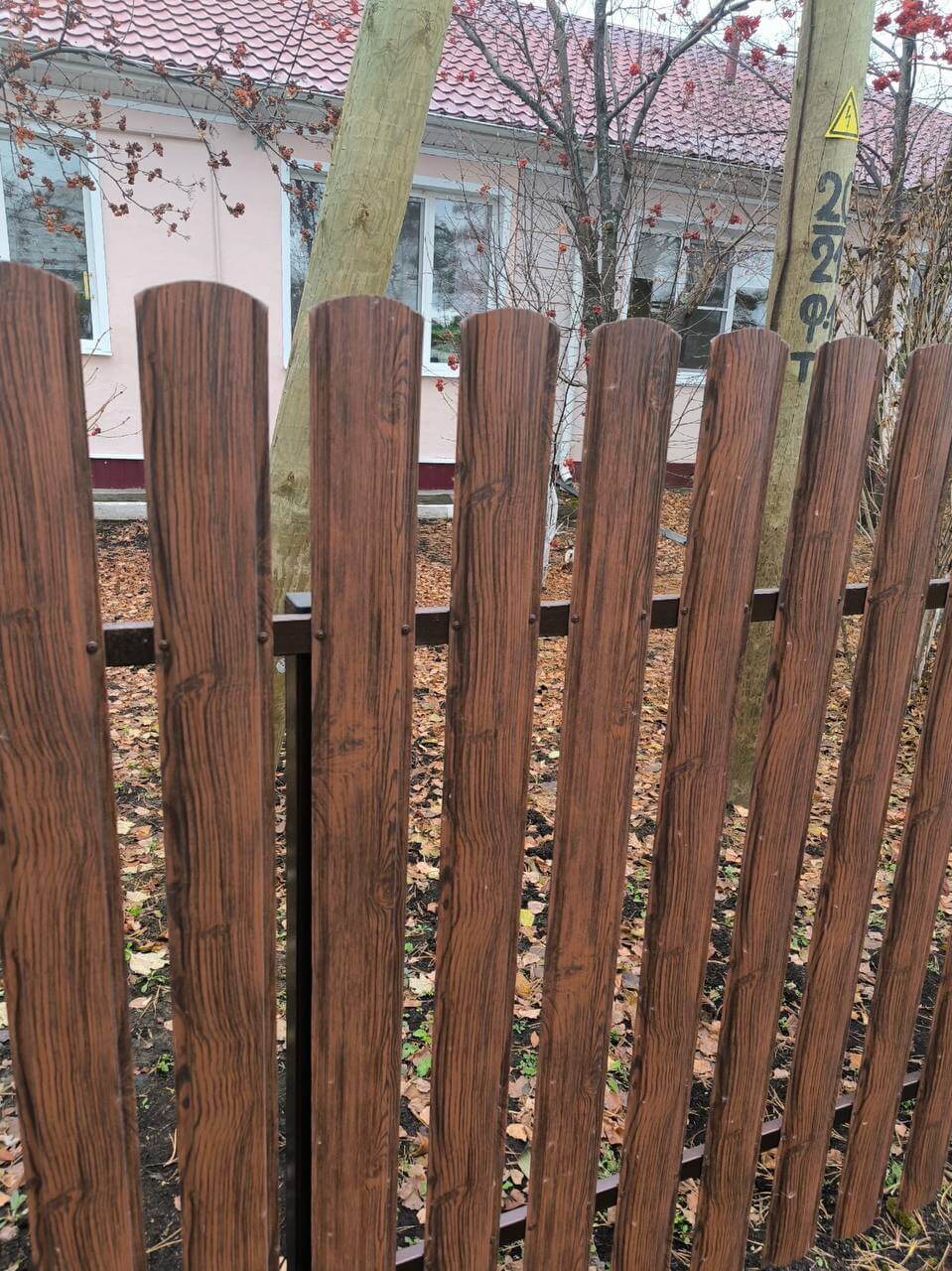 Забор из евроштакетника 12м Античное Дерево Принтек в Полевском
