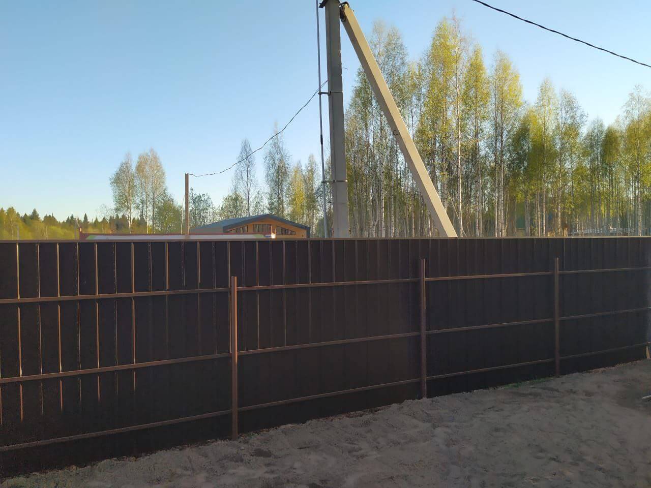 Забор из металлосайдинга ЕВРО-БРУС 25м Темный Каштан 3D Принтек фото 5 в Полевском