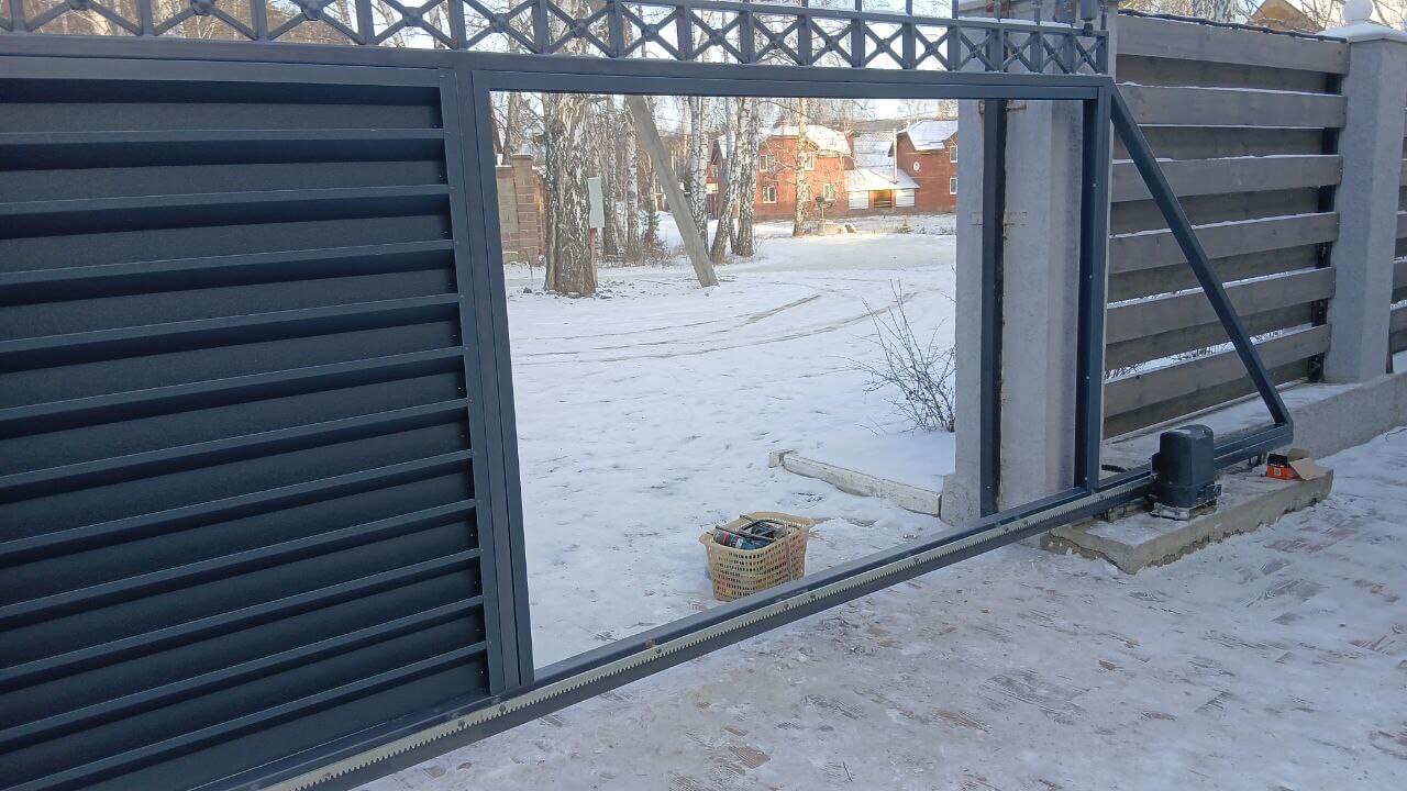 Входная группа из ламелей Хай-Тек RAL7024/7024 Серый Графит двусторонний МАТТЕ фото 10 в Полевском
